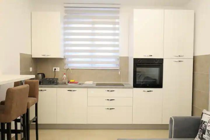 Apartments R&M 蒂瓦特 外观 照片