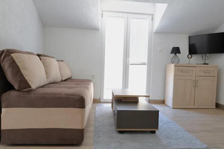Apartments R&M 蒂瓦特 外观 照片
