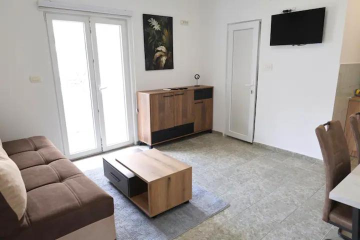 Apartments R&M 蒂瓦特 外观 照片